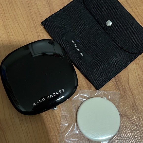 Marc Jacobs powder - Picture 4 of 5